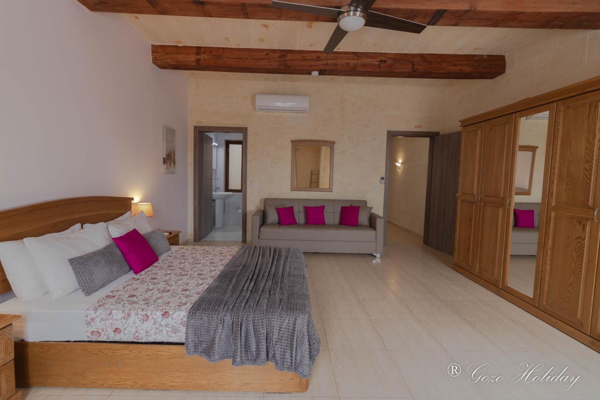 Holiday home Hollies